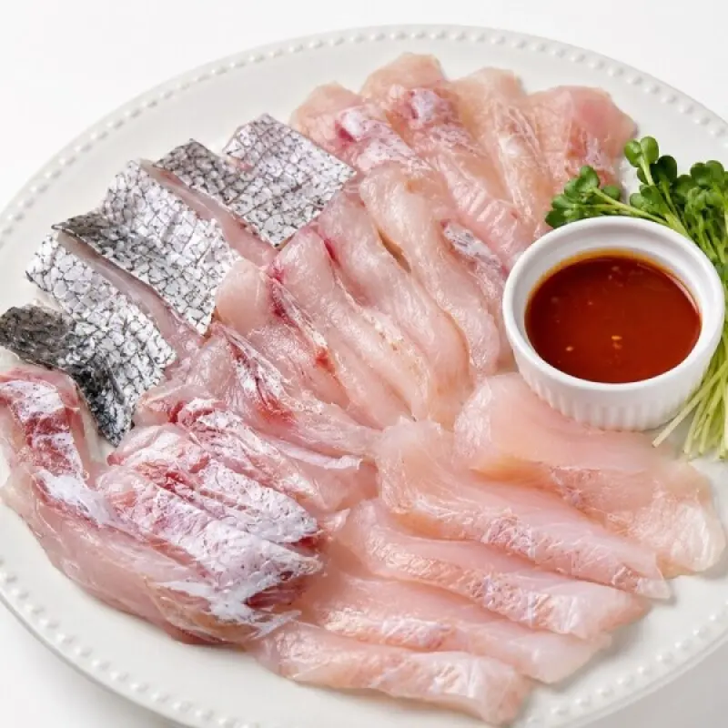 (선주직송) 국내산 제철 민어회 7kg급 회 300g+100g + 초장 + 와사비 + 부레 + 껍질