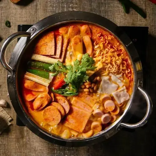 놀부 부대찌개 600g 4팩(+라면사리 2팩) 외 시리즈 / 2세트시 2천원 할인