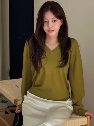 에센셜 브이넥 니트_6colors / 블랙,브라운,그레이,네이비,올리브,레드
