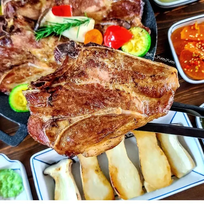 바라던 등심과 목살을 한번에 쫄깃 담백한 엘본목살 600g 2팩 1.2kg