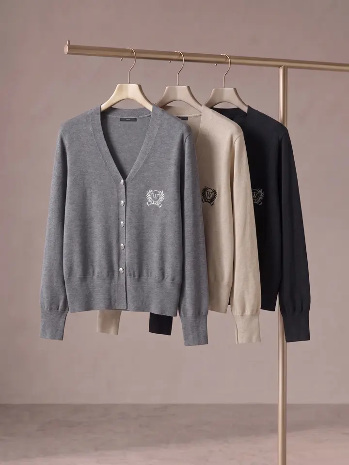 브이넥 자수 데일리 니트 가디건 (DQ1CK005A)